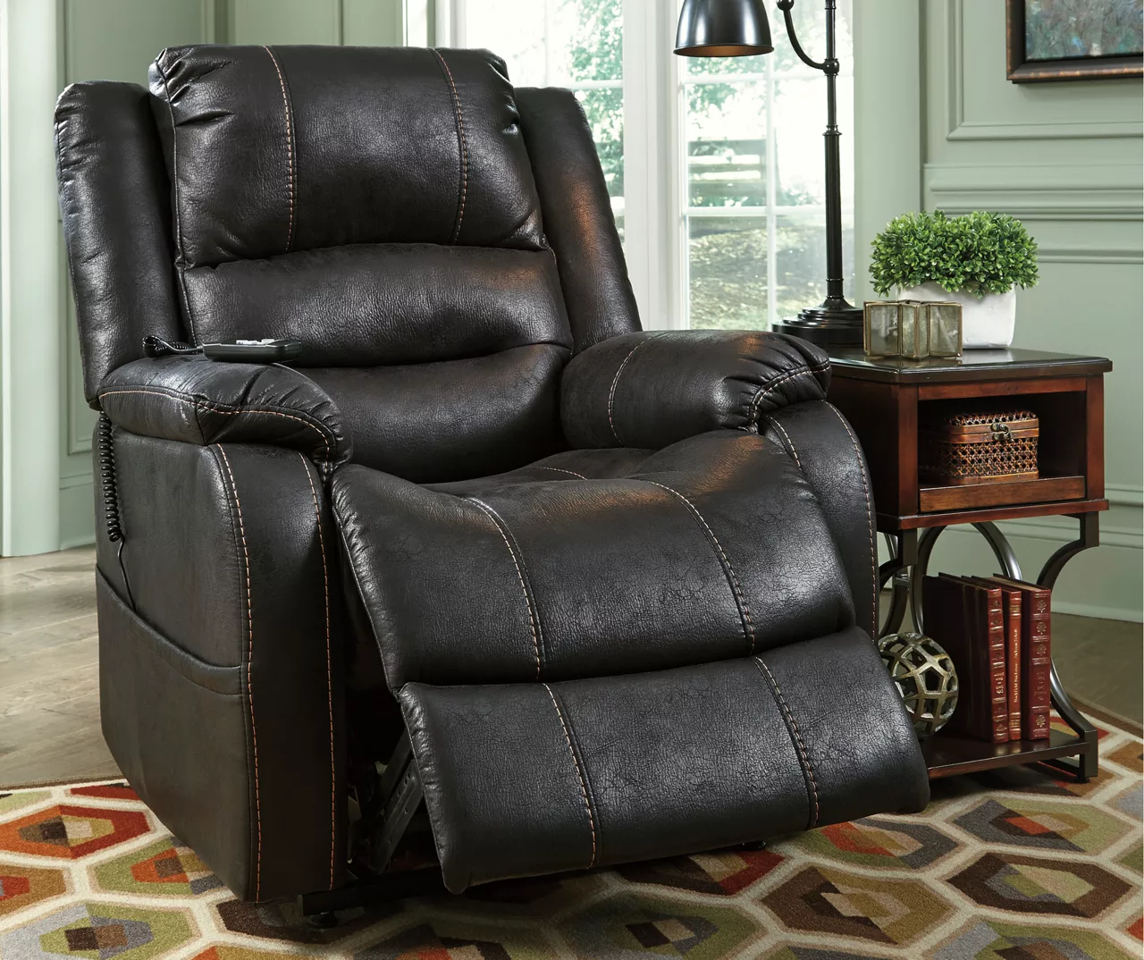 Yandel Black Power Lift Recliner 5 Yandel Black Power Lift Recliner - Image 3