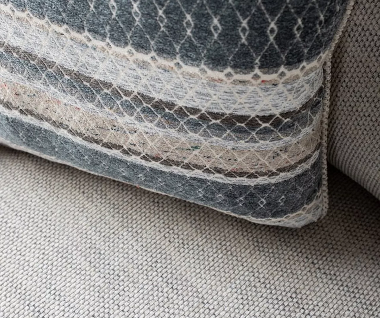 Signature Design By Ashley Mabella Sofa Chaise 10 Signature Design By Ashley Mabella Sofa Chaise - Image 8